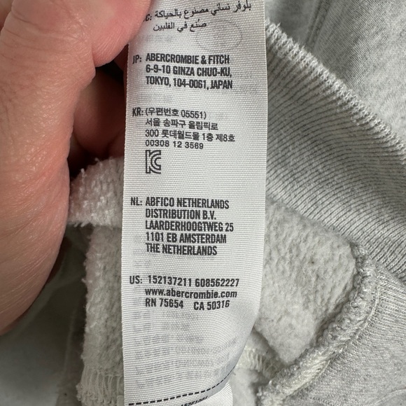 Abercrombie Soft Collection Drama Wedgey Henley Cropped 90s Sweatshirt Sz Medium - Picture 10 of 15